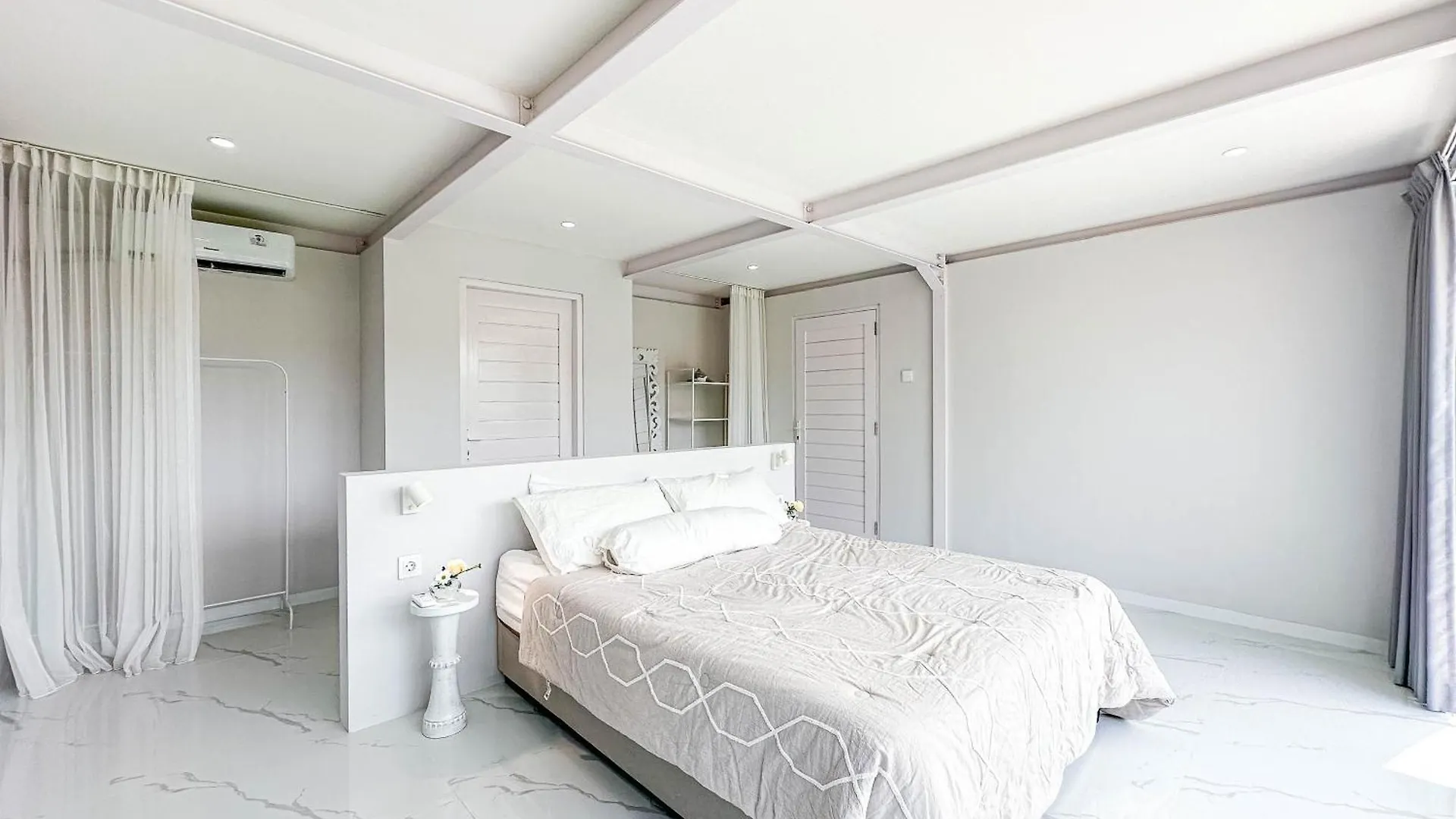 White Villa Ubud By Supala