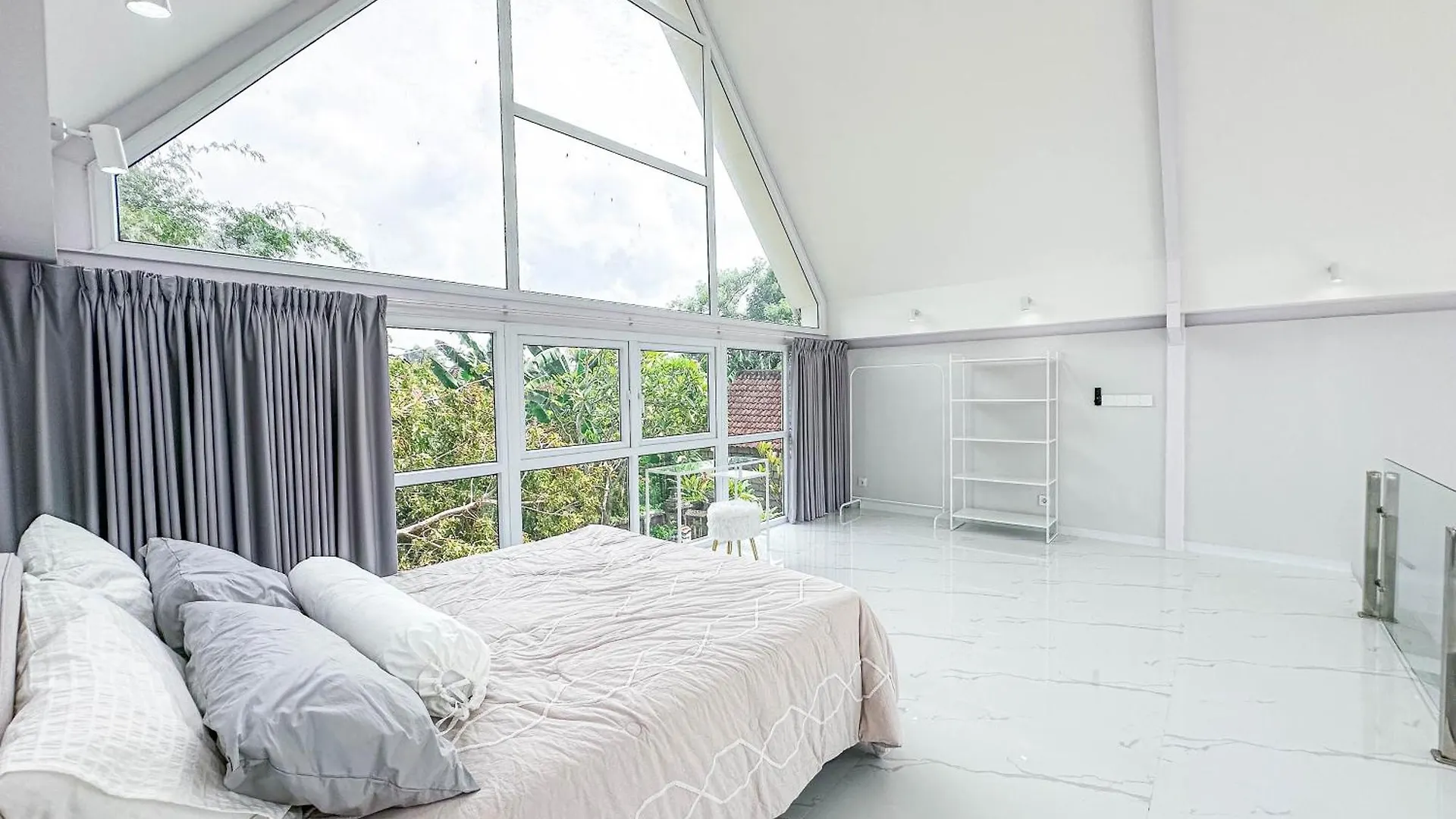 White Villa Ubud By Supala